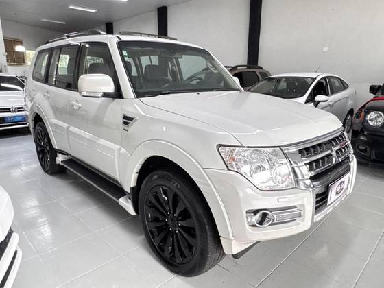 MITSUBISHI PAJERO 3.2 HPE 4X4 7 LUGARES 16V TURBO INTERCOOLER DIESEL 4P AUTOMÁTICO